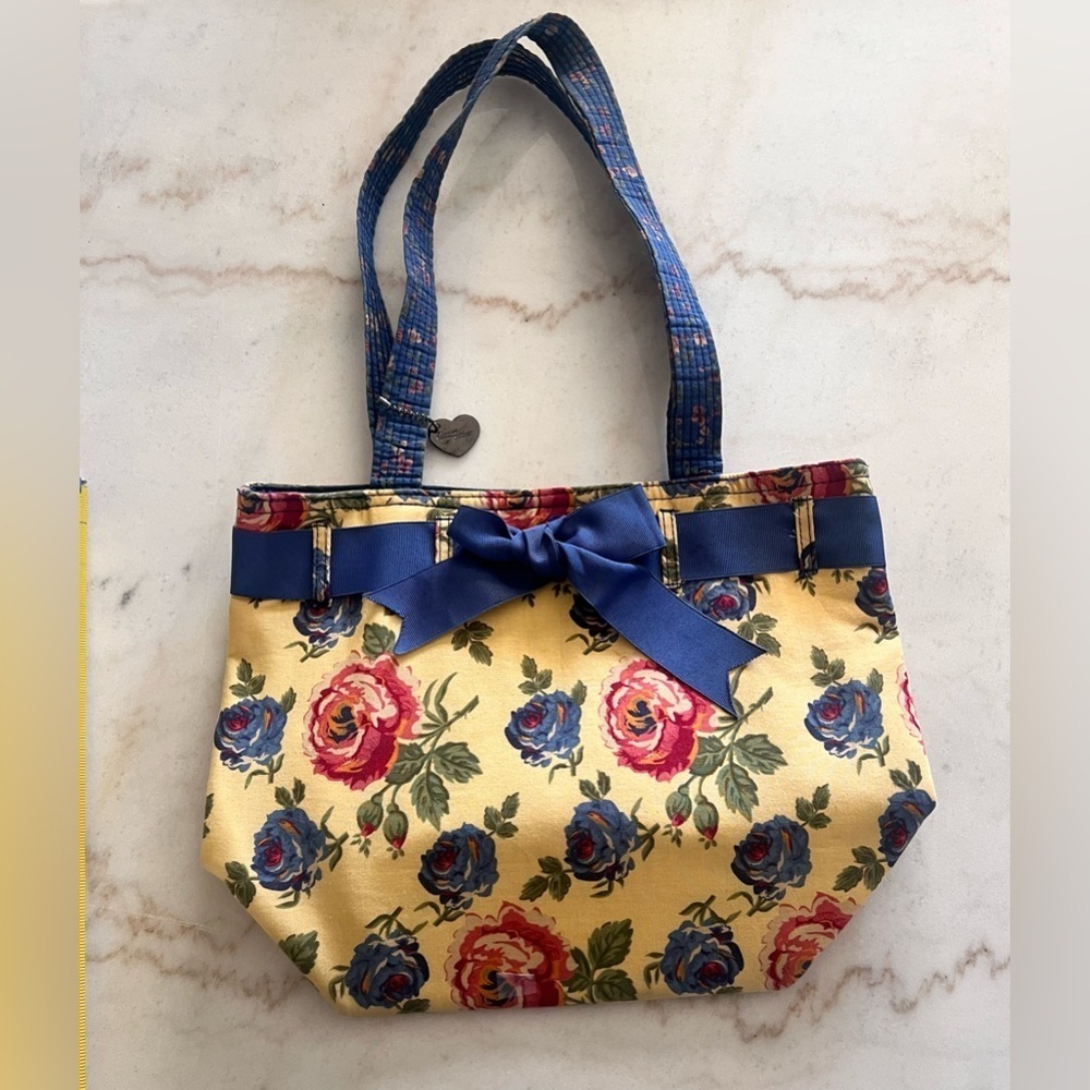 DONNA SHARP QUILTED FLORAL WOMENS SPRING HANDBAG WITH BOW